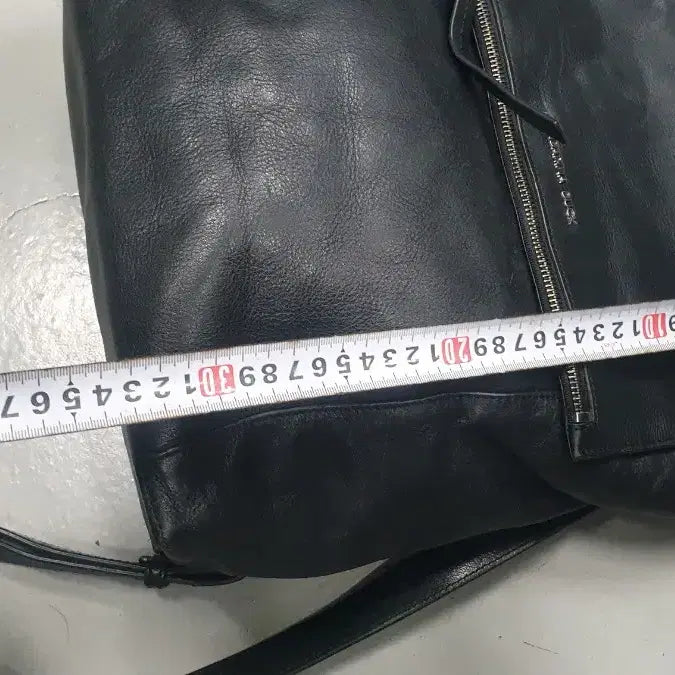 [BUNJANG] Mandarina Duck Black Leather Backpack / 만다리나덕 블랙 가죽 백팩