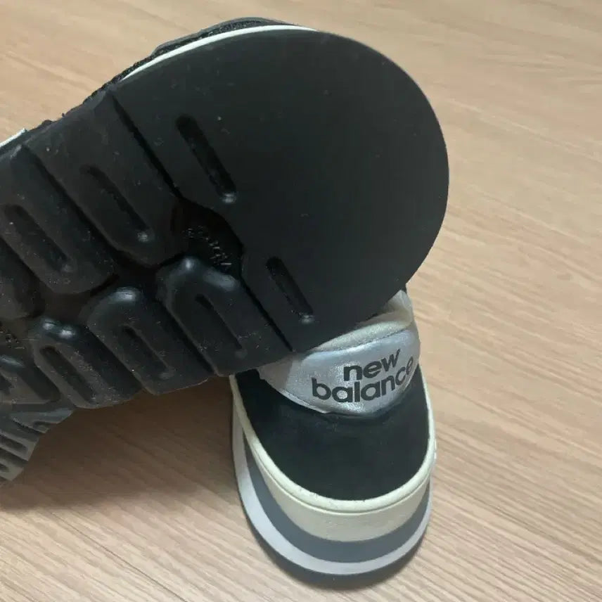 [BUNJANG] New Balance 990v1 Black 250 Shoes / 뉴발란스 990v1 블랙 250 새상품