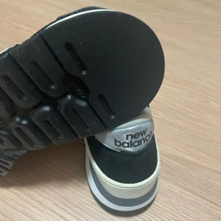 [BUNJANG] New Balance 990v1 Black 250 Shoes / 뉴발란스 990v1 블랙 250 새상품
