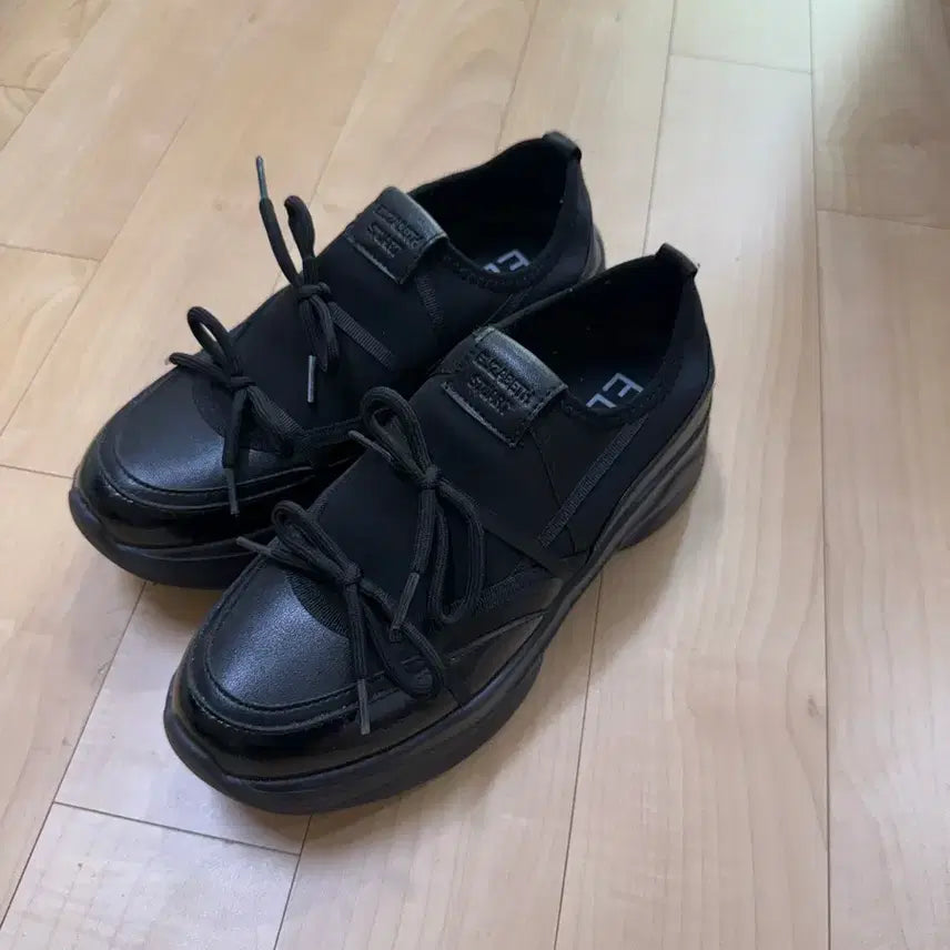 [BUNJANG] Elizabeth Stuart Black Platform Sneakers 245 / 엘리자베스 스튜어트 블랙 키높이 스니커즈 245