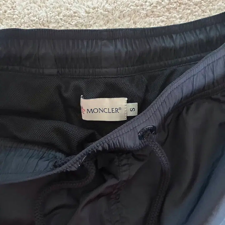 [BUNJANG] Moncler Nylon Shorts Size S / 몽클레어 나일론 반바지 s사이즈