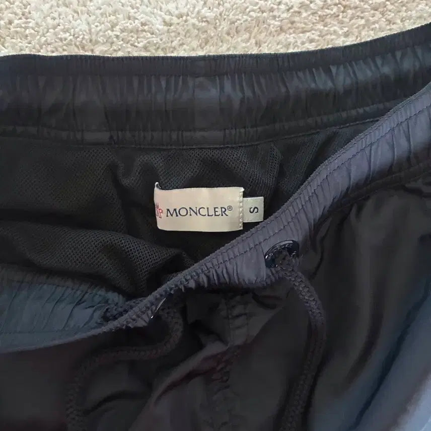 [BUNJANG] Moncler Nylon Shorts Size S / 몽클레어 나일론 반바지 s사이즈