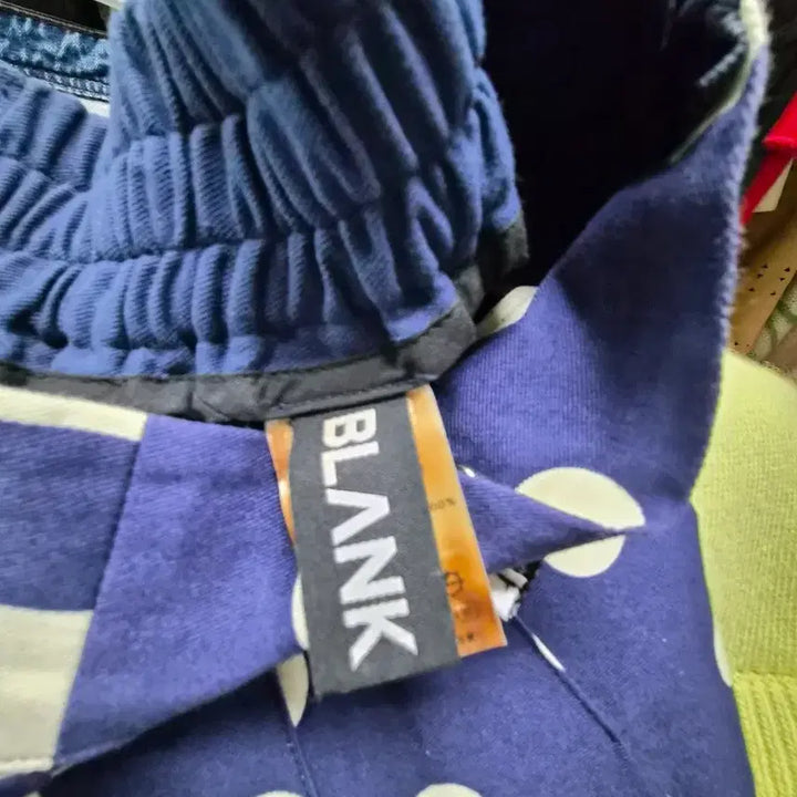 [BUNJANG] ZARA Crochet Knit Top & BLANK Dot Stripe Skirt / 자라 크로쉐 니트. blank 도트 스트라이프 스커트