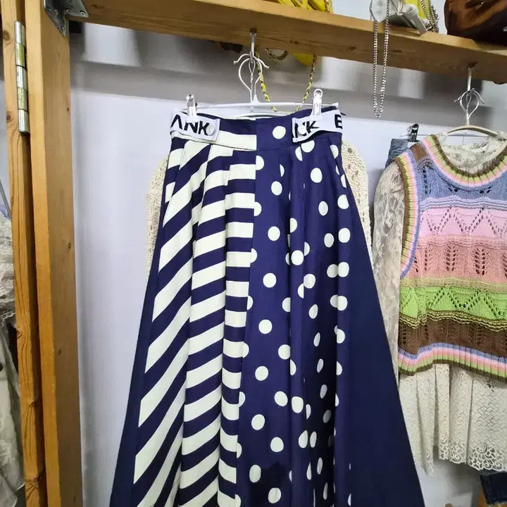 [BUNJANG] ZARA Crochet Knit Top & BLANK Dot Stripe Skirt / 자라 크로쉐 니트. blank 도트 스트라이프 스커트