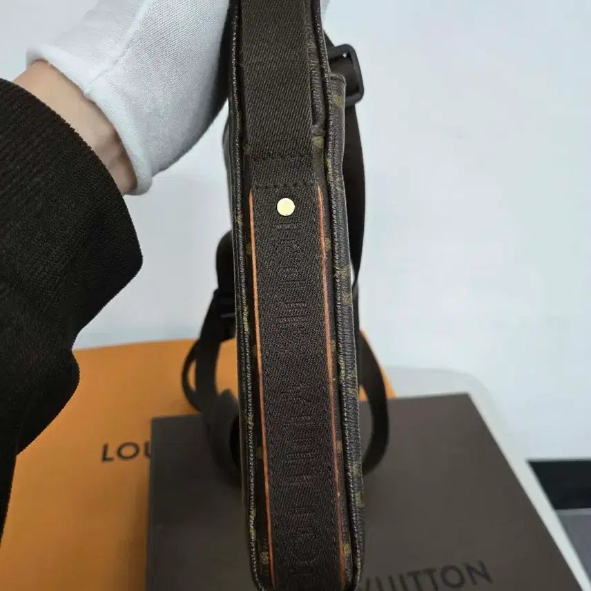 [BUNJANG] Louis Vuitton Monogram Messenger Bag / [정품] 루이비통 모노그램 메신저백