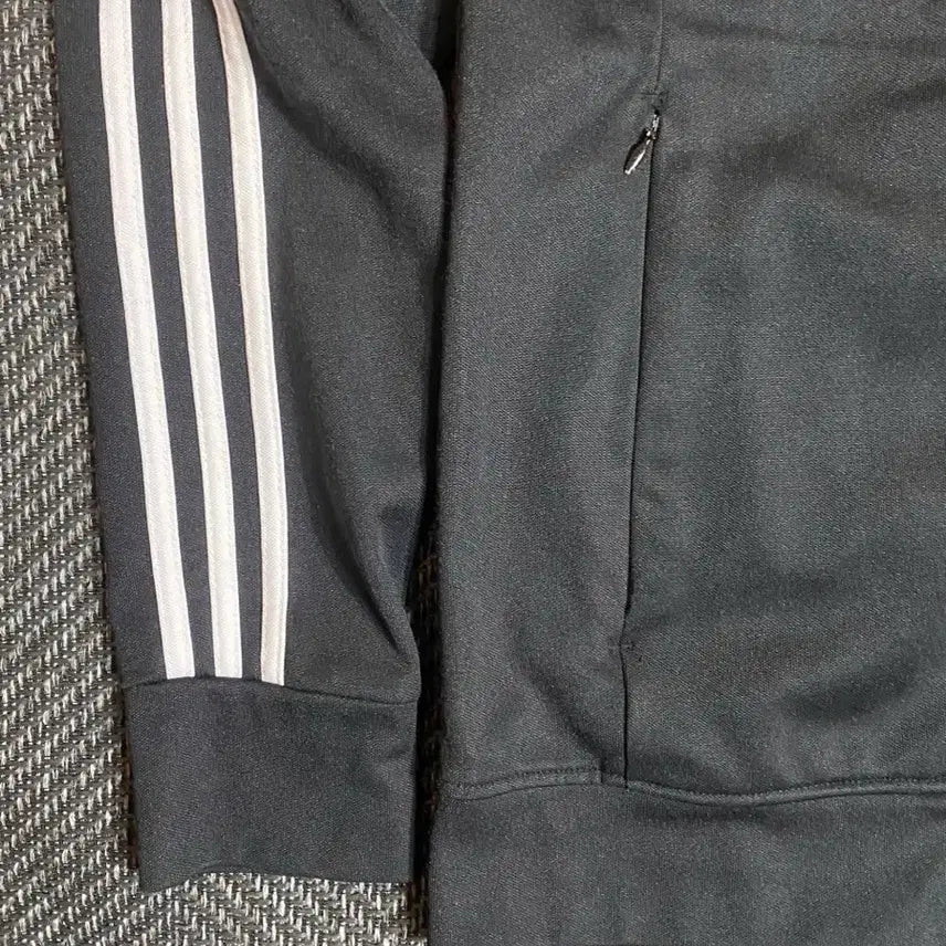 [BUNJANG] Adidas Black Track Top 100 / 아디다스 블랙 삼선 트랙탑 100