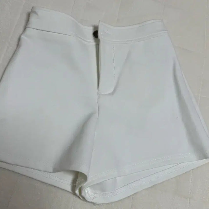 [BUNJANG] Unspecified White Slim Fit Shorts / 화이트 스판 슬림핏 반바지