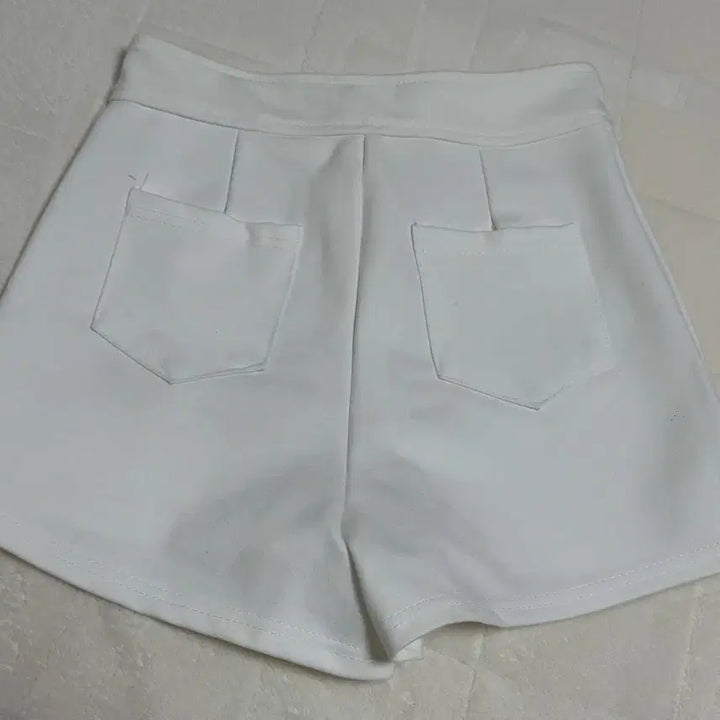[BUNJANG] Unspecified White Slim Fit Shorts / 화이트 스판 슬림핏 반바지