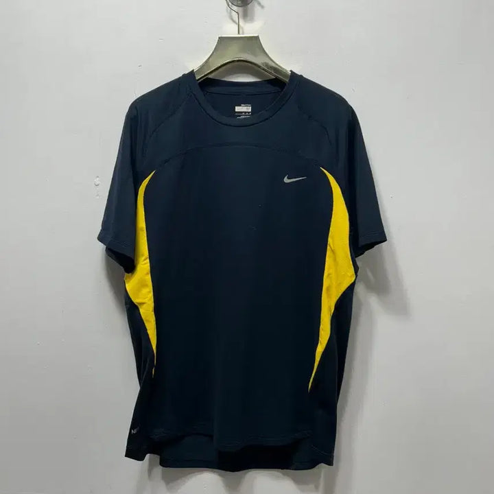 [SOLD OUT] 나이키 기능성 반팔티셔츠 M
