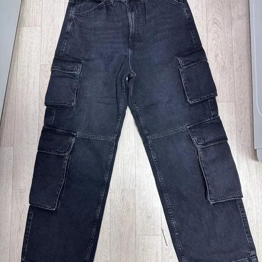 [BUNJANG] ZARA Black Denim Wide Cargo Pants (EUR 40) / [ZARA] 자라 흑청 와이드 카고 팬츠 (EUR 40 / 31-32)