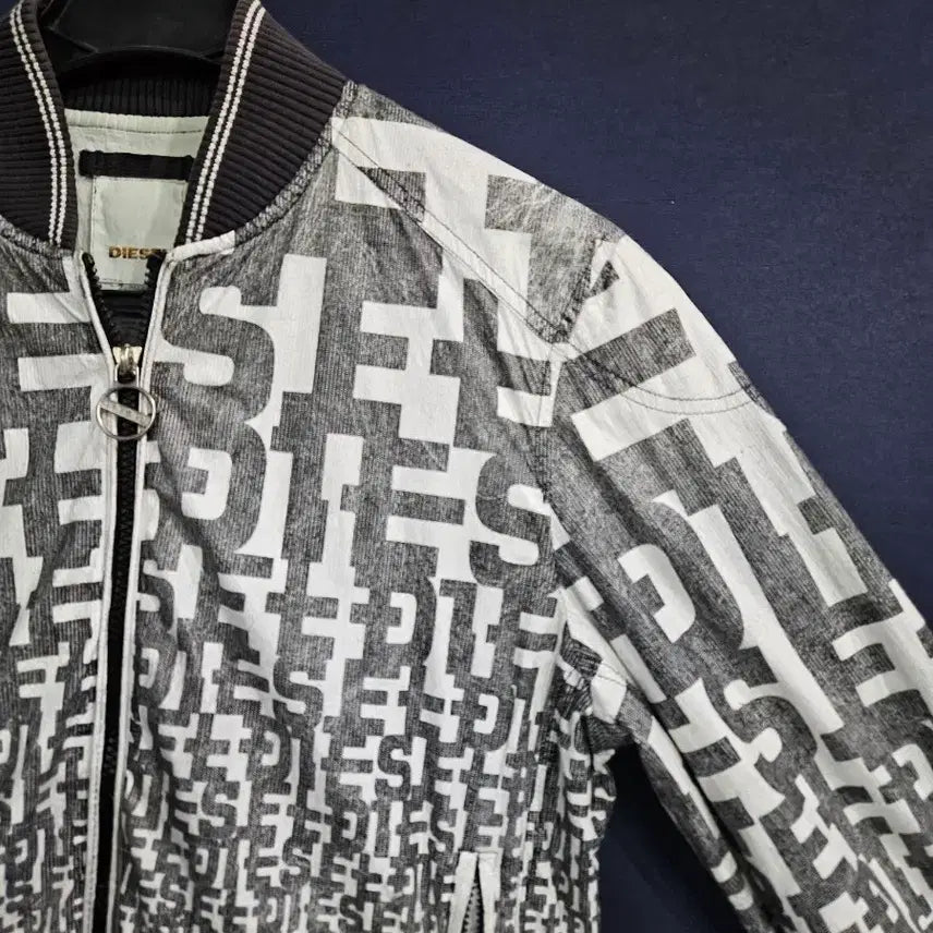 [BUNJANG] Diesel Men's Slim Fit Short Jacket / 디젤 문양 남성 슬림핏 95 숏자켓