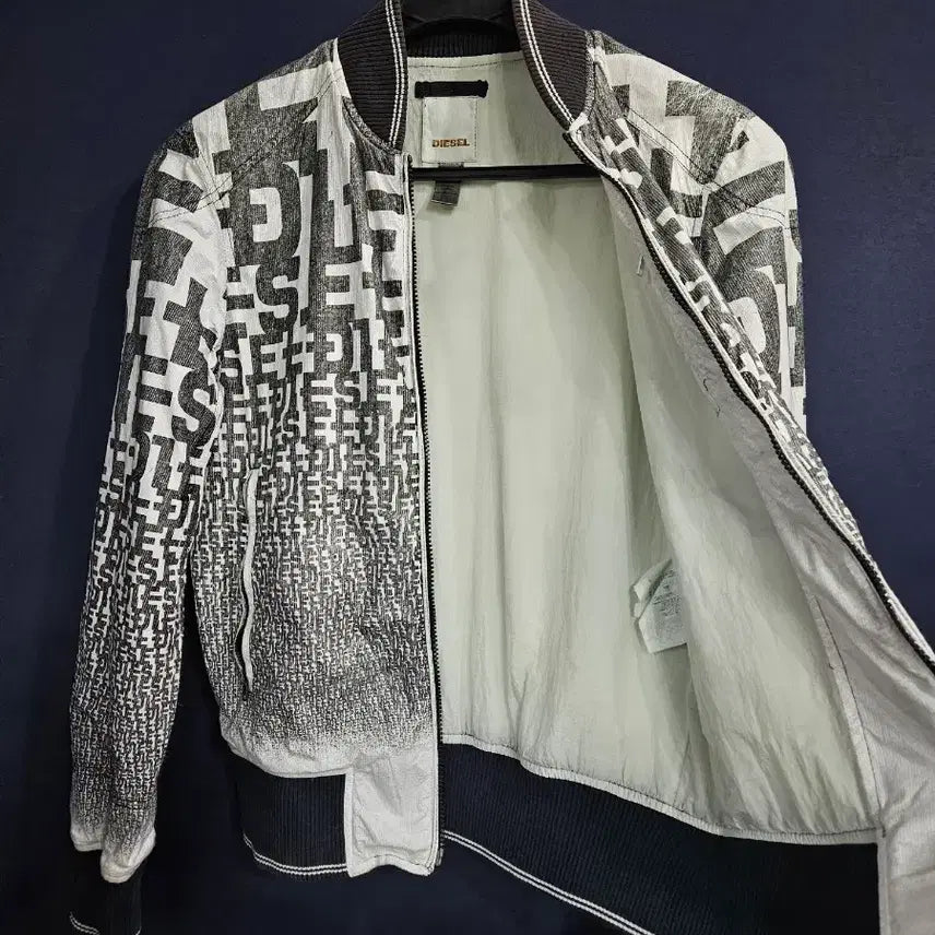 [BUNJANG] Diesel Men's Slim Fit Short Jacket / 디젤 문양 남성 슬림핏 95 숏자켓