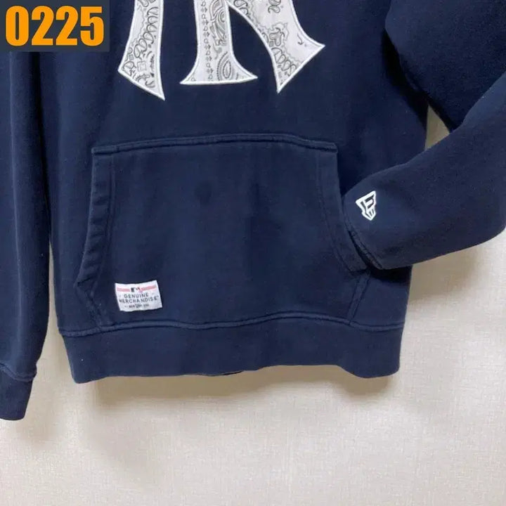 [BUNJANG] MLB Big Logo Hoodie / 95 MLB 엠엘비 빅로고 후드 티셔츠