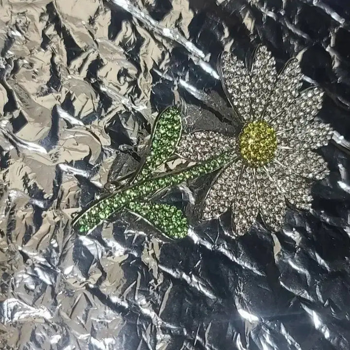 [BUNJANG] G-Dragon Daisy Brooch / 지디 데이지 브로치 최저가 팝니다!