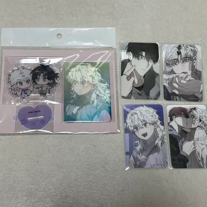 [BUNJANG] M2F 이물의집 Acrylic Stand &amp; Photocard Bundle Set / 모펀 이물의집에 아크릴스탠드 방문포카 일괄
