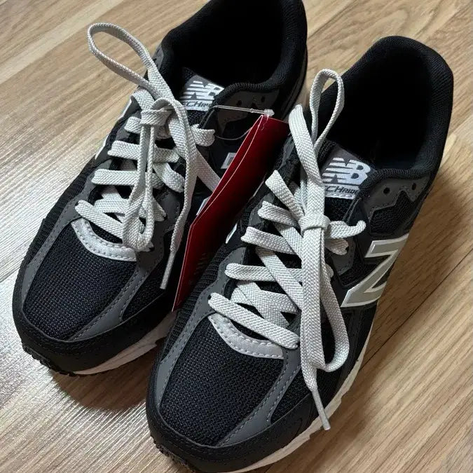 [SOLD OUT] 뉴발란스 운동화 새상품 240