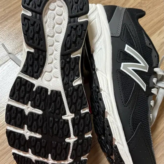 [SOLD OUT] 뉴발란스 운동화 새상품 240