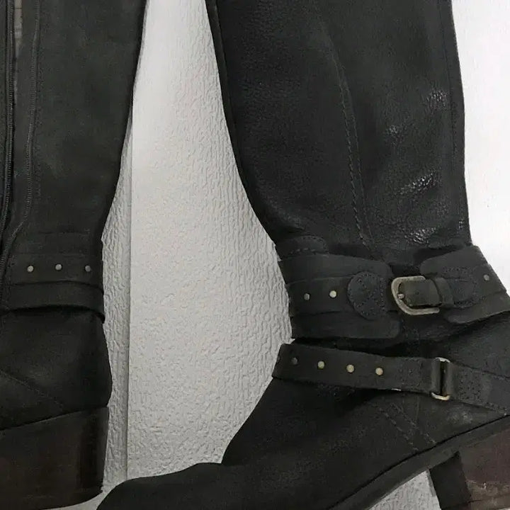 [BUNJANG] UGG Vintage Black Leather Boots / UGG 어그 빈티지  블랙 레더 부츠 38.5 사이즈