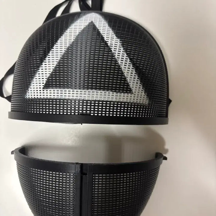 [BUNJANG] Squid Game Triangle Mask / 오징어게임 세모 마스크 팔아요