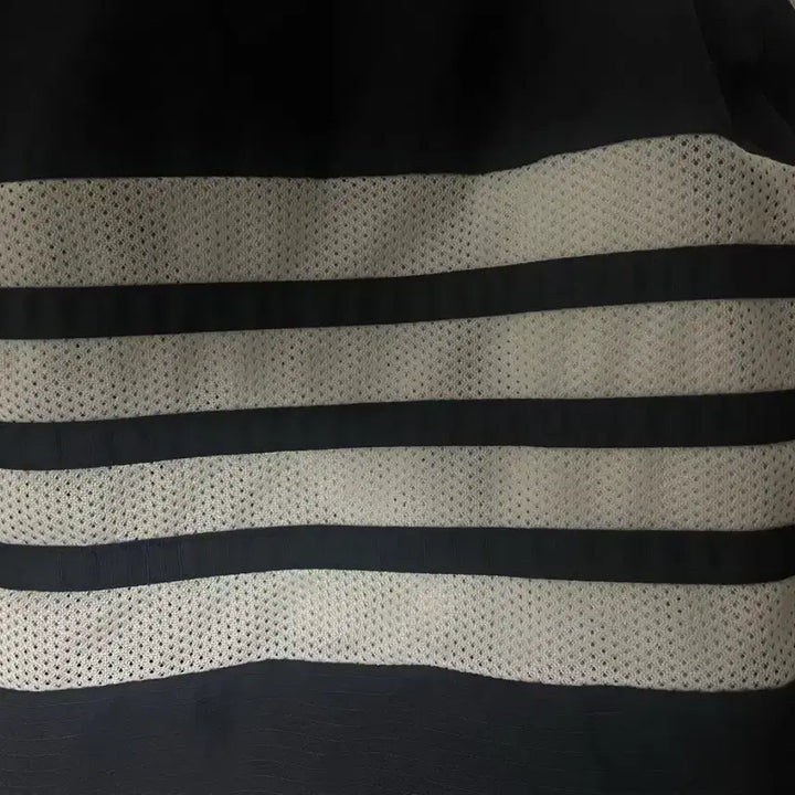 [BUNJANG] Thom Browne Windbreaker Navy Size 3 / [3](새제품급) 톰브라운 바람막이 네이비