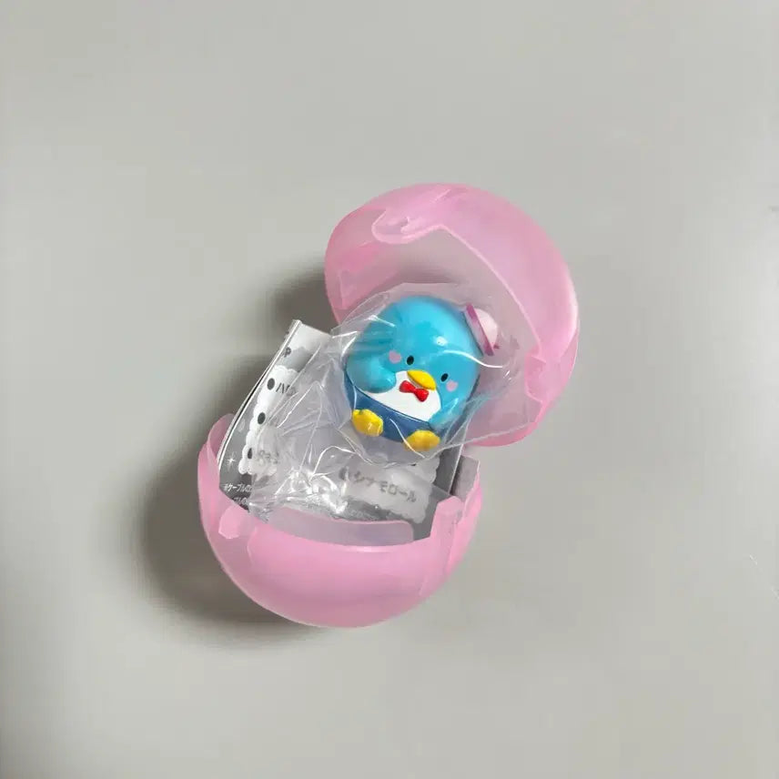 [BUNJANG] Sanrio Tuxedo Sam Hugcot Pearl Figure / 산리오 허그코트 펄 캡슐토이 가챠 피규어 턱시도샘