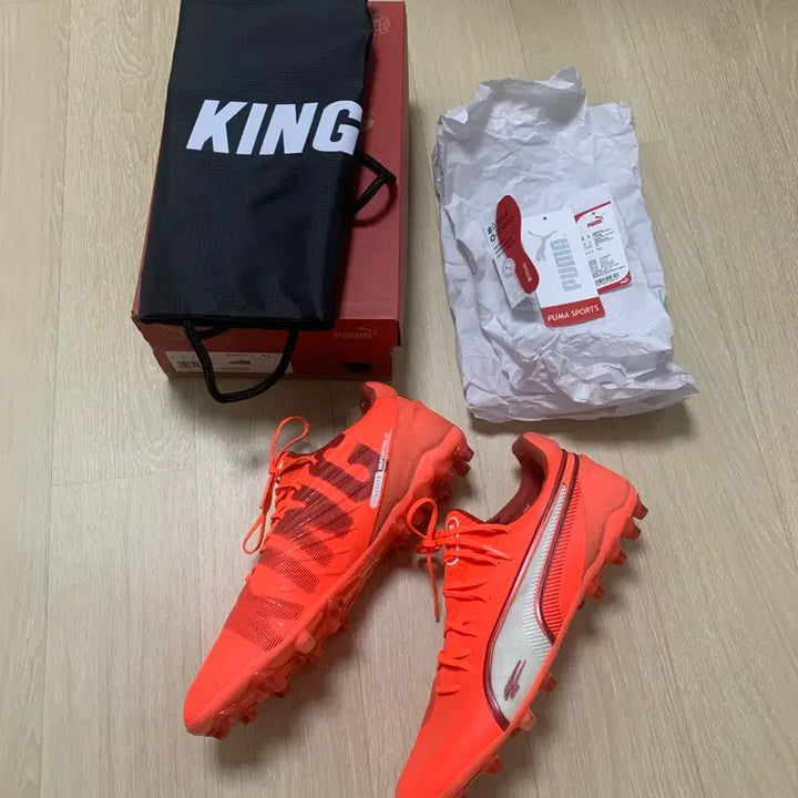 [BUNJANG] Puma King Ultimate MG Soccer Cleats (Size 270) / [택포9.5][270] 푸마 킹 얼티메이트 MG 축구화