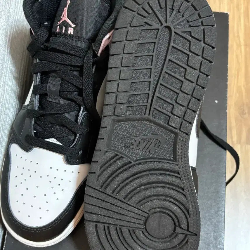 [BUNJANG] Nike Air Jordan 1 Mid Tie-Dye Sneakers / 풀박 나이키 에어 조던 1 미드 타이다이235-240mm