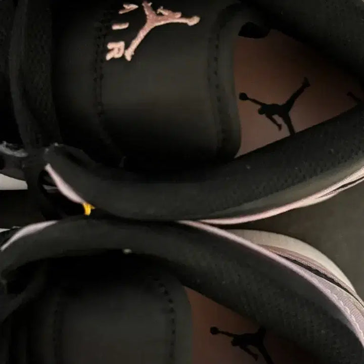 [BUNJANG] Nike Air Jordan 1 Mid Tie-Dye Sneakers / 풀박 나이키 에어 조던 1 미드 타이다이235-240mm