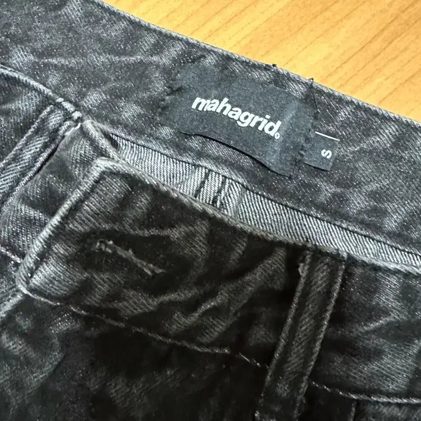 [BUNJANG] Mahagrid Bermuda Cargo Denim Shorts (Black) - Size S / 마하그리드 버뮤다 카고 데님 (블랙) S사이즈