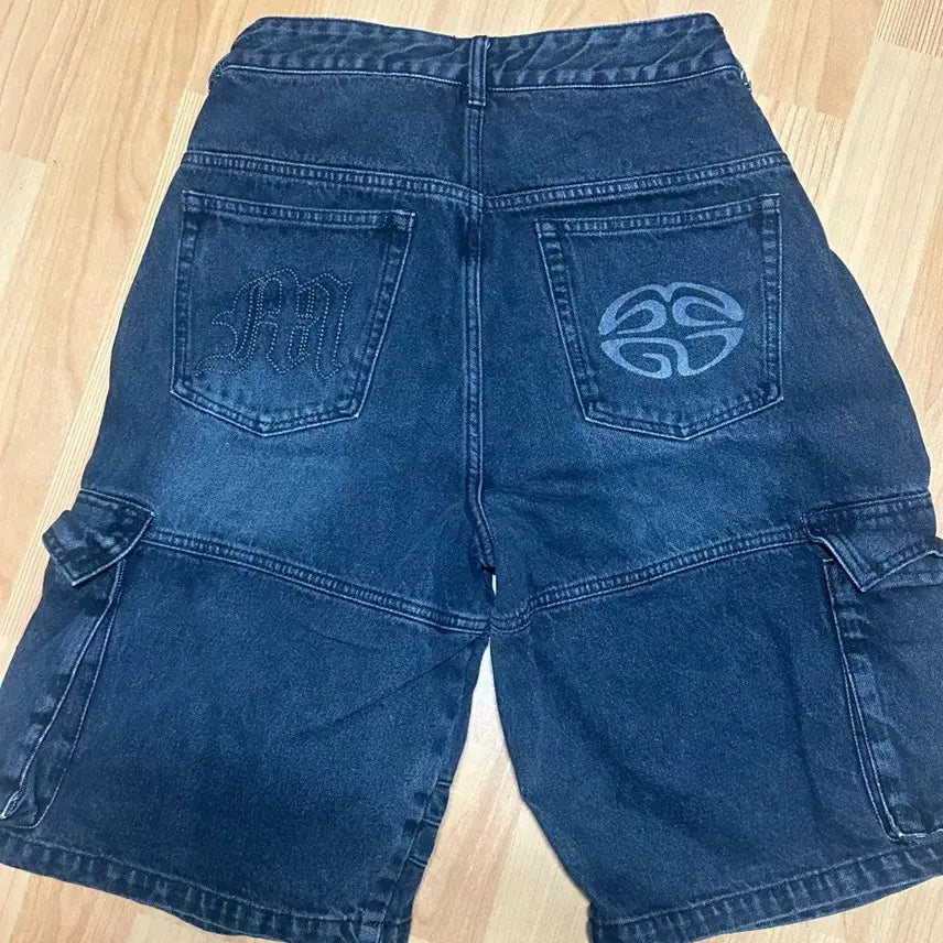 [BUNJANG] Mahagrid Bermuda Cargo Denim Shorts (Black) - Size S / 마하그리드 버뮤다 카고 데님 (블랙) S사이즈