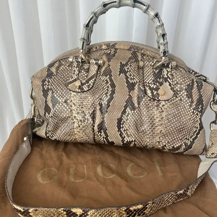 [BUNJANG] Gucci GG Beige Snakeskin Bamboo Handle Tote Bag / 구찌 GG 베이지 스네이크스킨 뱀부 핸들 토트백