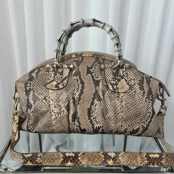 [BUNJANG] Gucci GG Beige Snakeskin Bamboo Handle Tote Bag / 구찌 GG 베이지 스네이크스킨 뱀부 핸들 토트백