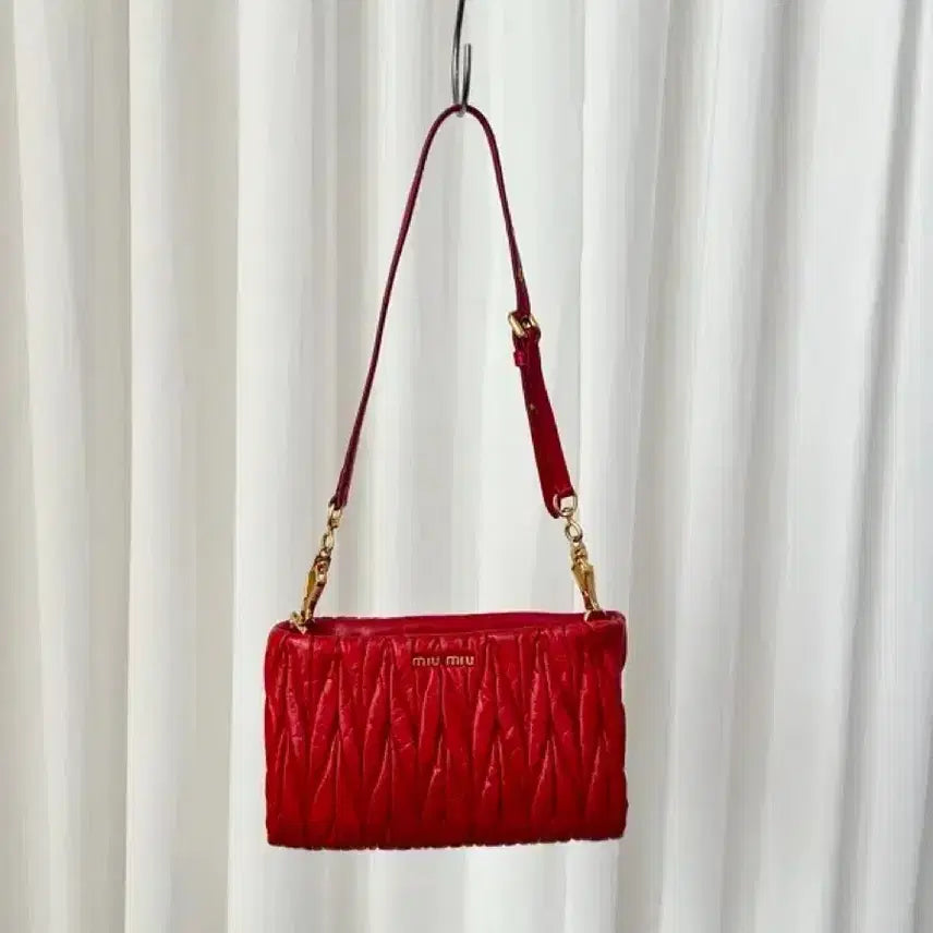 [BUNJANG] Miu Miu Matelassé Shoulder Bag / 미우미우 마틀라세 숄더백