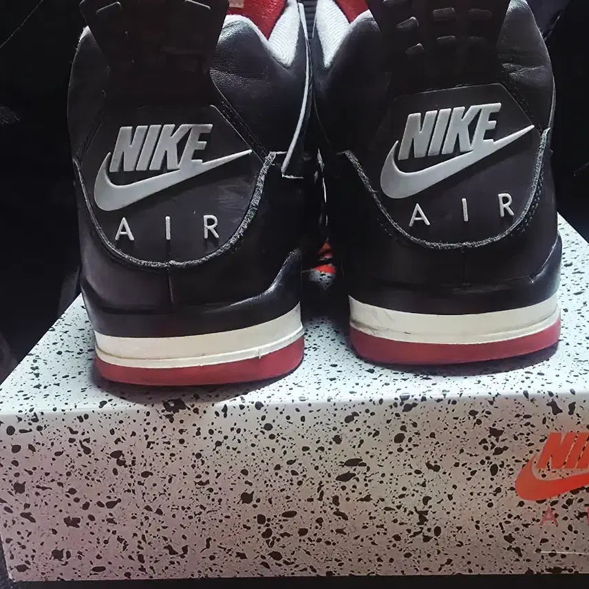 [BUNJANG] Nike Jordan 4 Bred Reimagined Sneakers / 조던4 리메이진 브레드