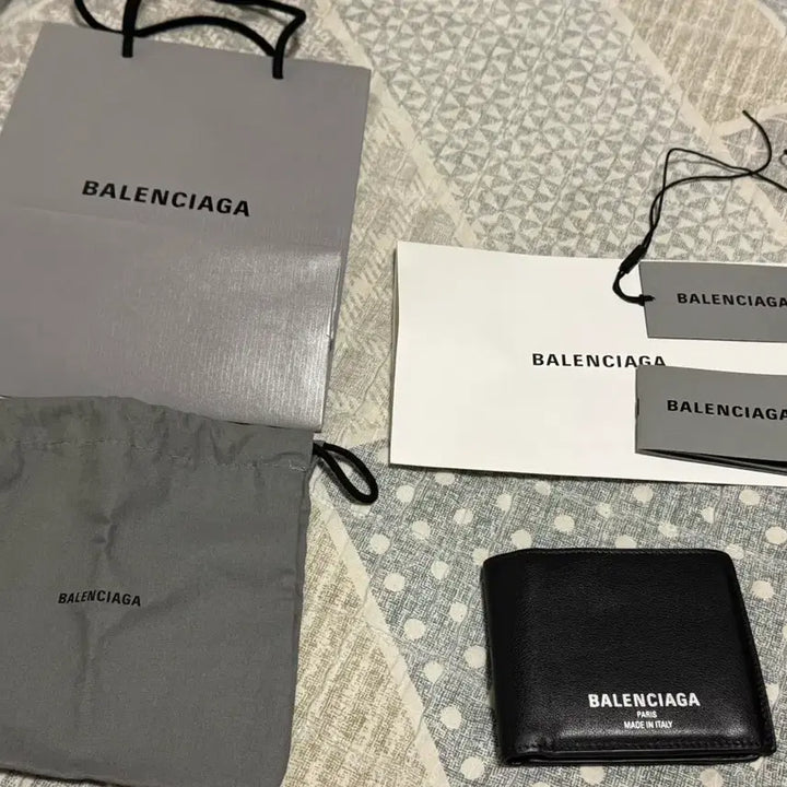 [BUNJANG] Balenciaga Credit Square Folded Wallet / <정품> 발렌시아가 크레딧 스퀘어 폴디드 지갑