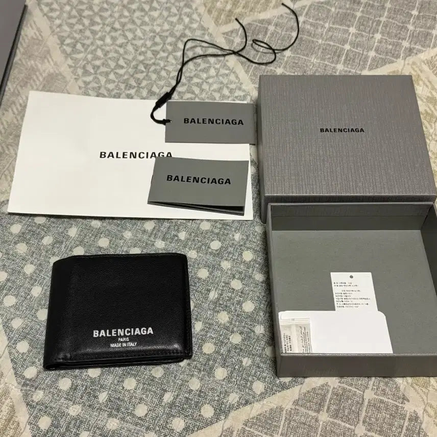 [BUNJANG] Balenciaga Credit Square Folded Wallet / <정품> 발렌시아가 크레딧 스퀘어 폴디드 지갑