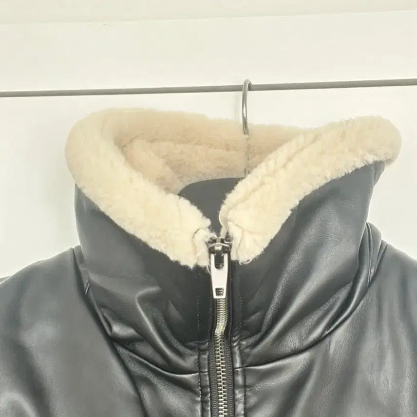 [BUNJANG] Black Leather Mustang Jacket / 여성 블랙 레더 무스탕