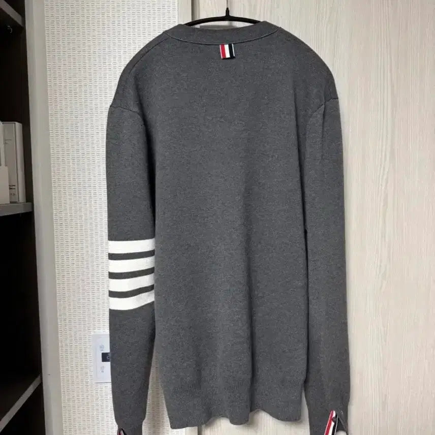 [SOLD OUT] 톰브라운 삼선 회색 가디건