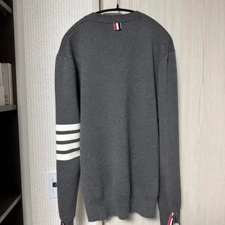 [SOLD OUT] 톰브라운 삼선 회색 가디건