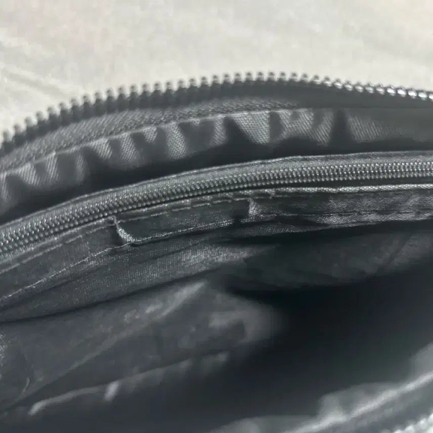 [BUNJANG] Bottega Veneta Black Clutch Bag / 보테가 베네타 블랙 클러치백