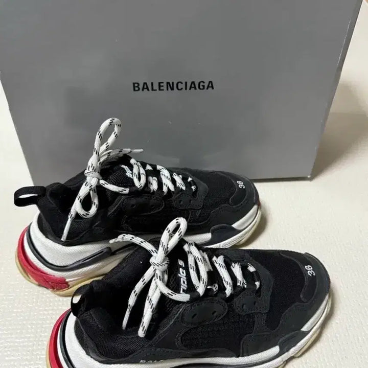 [BUNJANG] Balenciaga Triple S Black Sneakers / 110만원에구입/정품/발렌시아가 트리플 S 블랙 36 남여공용