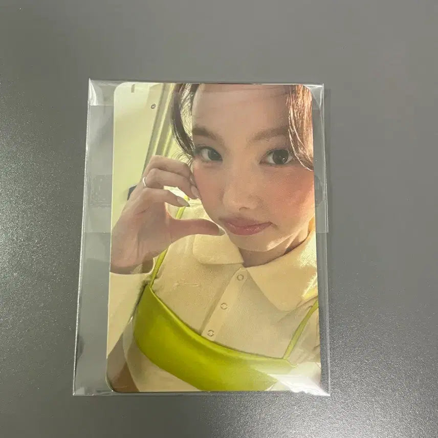 [BUNJANG] FIE TWICE Nayeon Photocard (Sealed) / 퓌 트와이스 나연 포카 미개봉