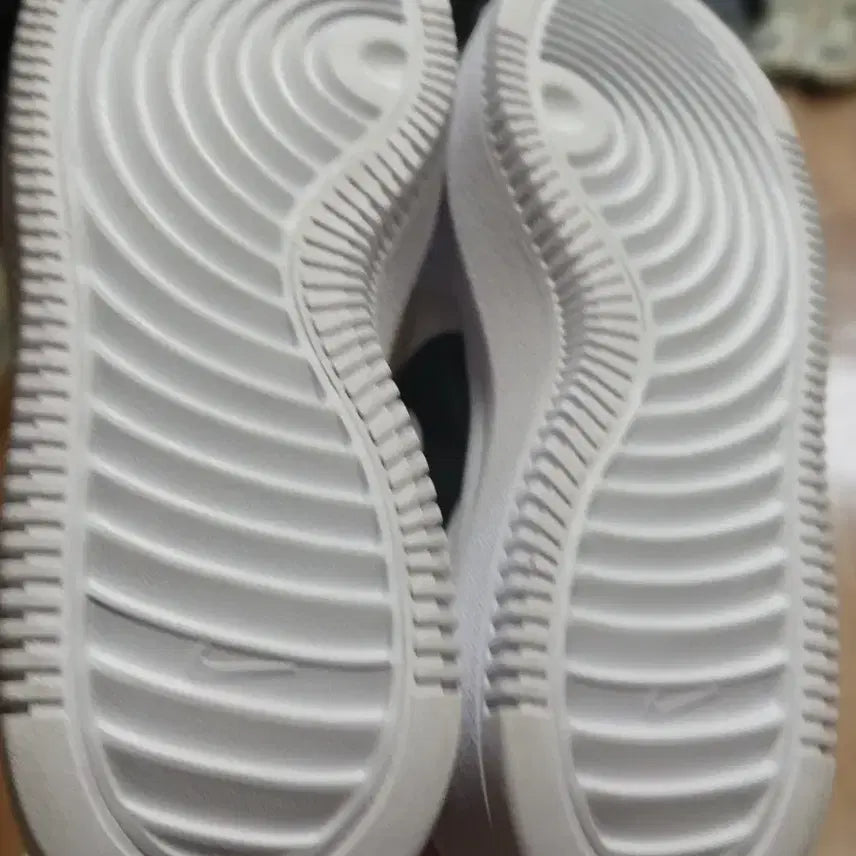 [BUNJANG] Nike Court Vision Alta Sneakers 245 / 나이키 코트비젼 1 알타 키높이 스니커즈 245