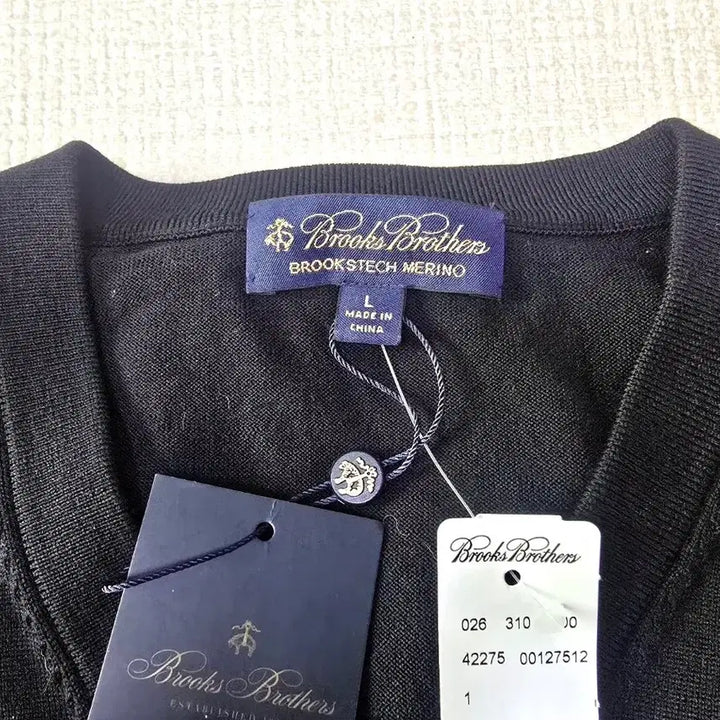 [BUNJANG] Brooks Brothers Merino Wool V-Neck Sweater / 새제품 브룩스 브라더스 브이넥 메리노울 니트 스웨터