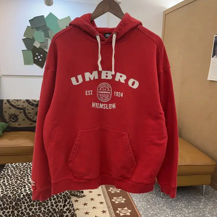 [SOLD OUT] 엄브로 올드스쿨 레트로 빈티지 스펠로고 후드티 100 C09466