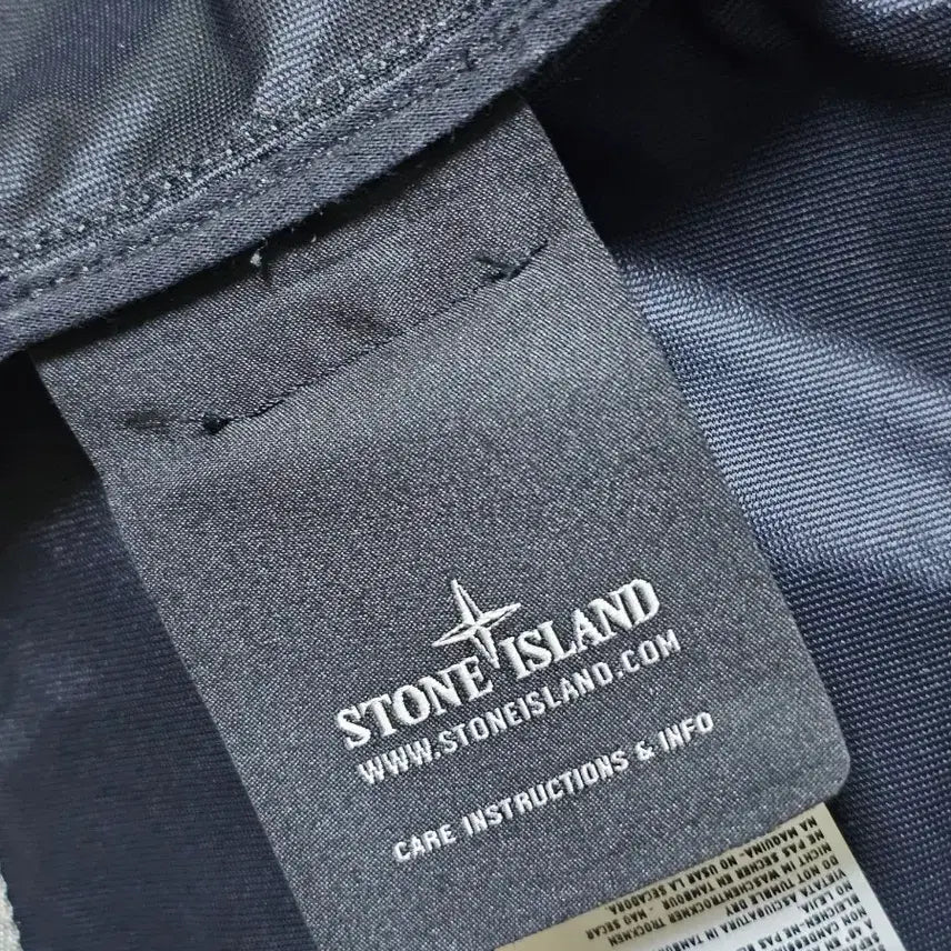 [BUNJANG] Stone Island Liquid Reactive Jacket - Size L / 스톤아일랜드 리퀴드 리액티브 자켓