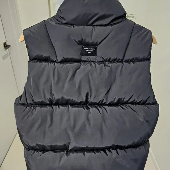 [BUNJANG] Patch Black Padded Vest / 패치 블랙 패딩조끼