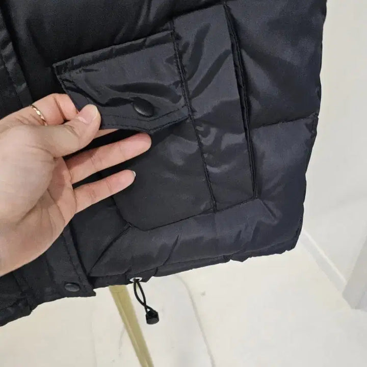 [BUNJANG] Patch Black Padded Vest / 패치 블랙 패딩조끼