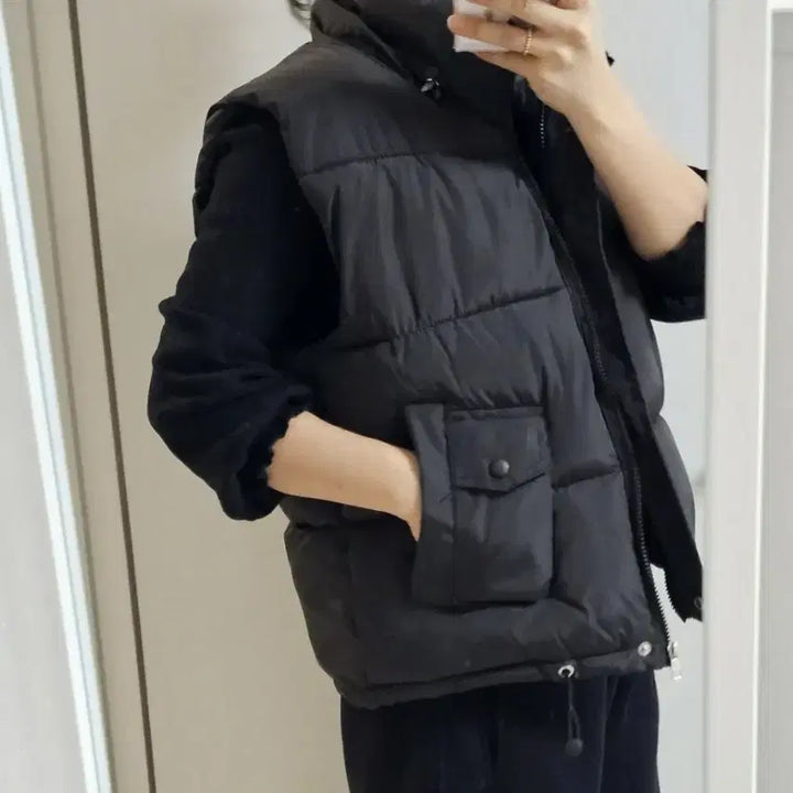 [BUNJANG] Patch Black Padded Vest / 패치 블랙 패딩조끼