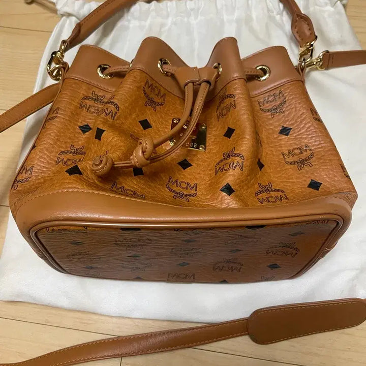 [BUNJANG] MCM Visetos Drawstring Bucket Bag / mcm 비세토스 드로우스트링 백 (복조리백 / 버킷백)